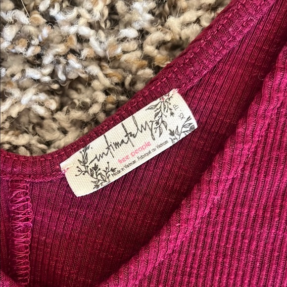 Women's Burgundy Sleeveless Top - Picture 2 of 10